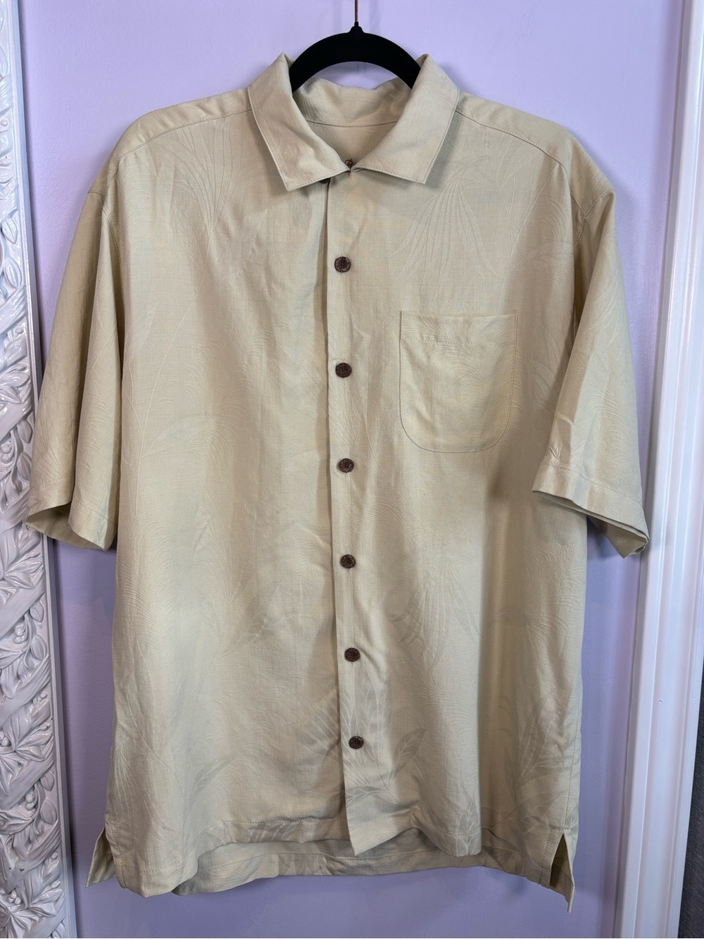 Tommy Bahama Men's Silk Short-Sleeve Button-Down Loose Fit Shirt Medium